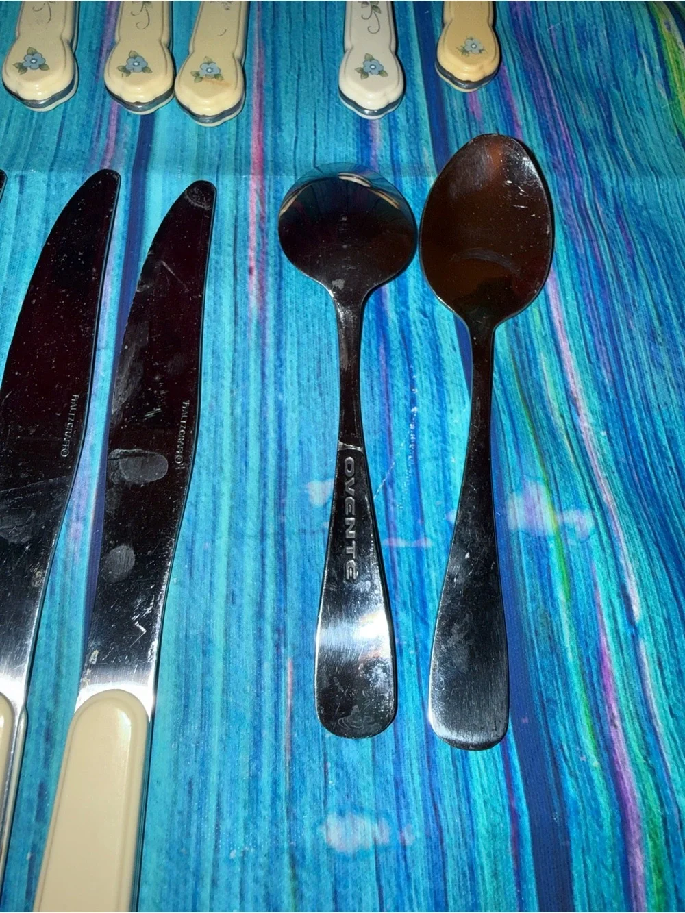 Pfaltzgraff Tea Rose Flatware Stainless Plastic Handle 22 Piece Set See Pics